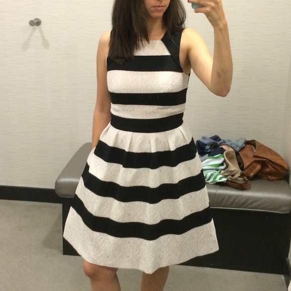 Dress with pockets. - Picture 8 of 8